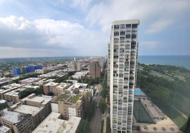 5415 N Sheridan Rd in Chicago, IL - Building Photo - Building Photo