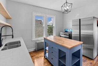 10542 S Ave L in Chicago, IL - Building Photo - Building Photo