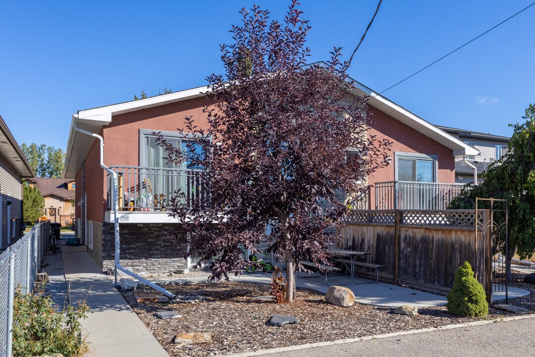 109 6 Av SE in High River, AB - Building Photo