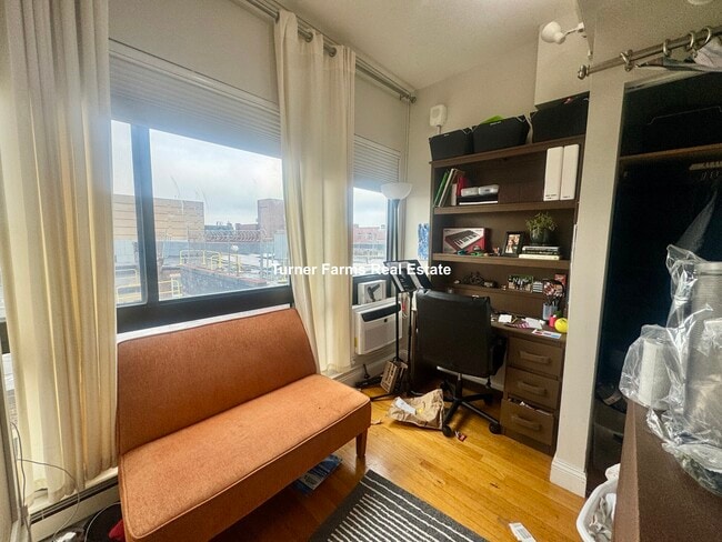 12 Stoneholm St, Unit 619R