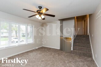 400 SW Glendana St in Lee's Summit, MO - Building Photo - Building Photo