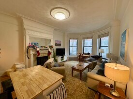 23 Bay State Rd, Unit 2B in Boston, MA - Building Photo