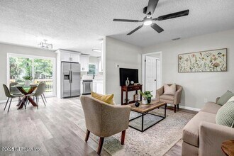 6343 Ortega Farms Blvd in Jacksonville, FL - Building Photo - Building Photo