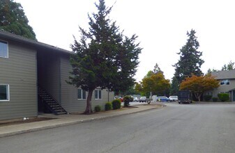 124 Stafford Ln NE in Salem, OR - Building Photo - Building Photo