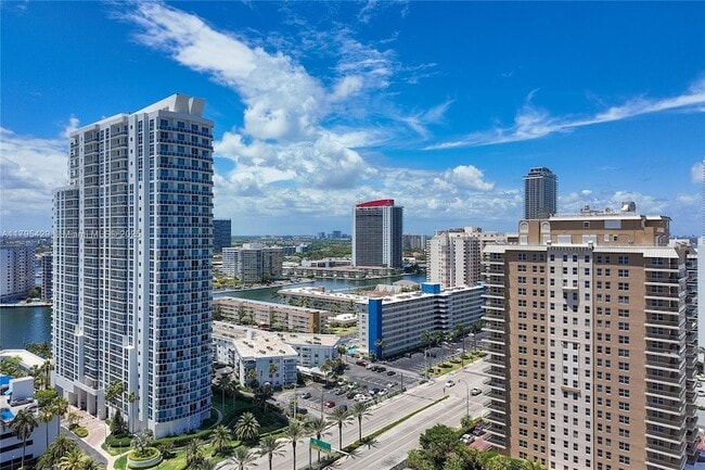 1950 S Ocean Dr, Unit 20F in Hallandale Beach, FL - Building Photo - Building Photo