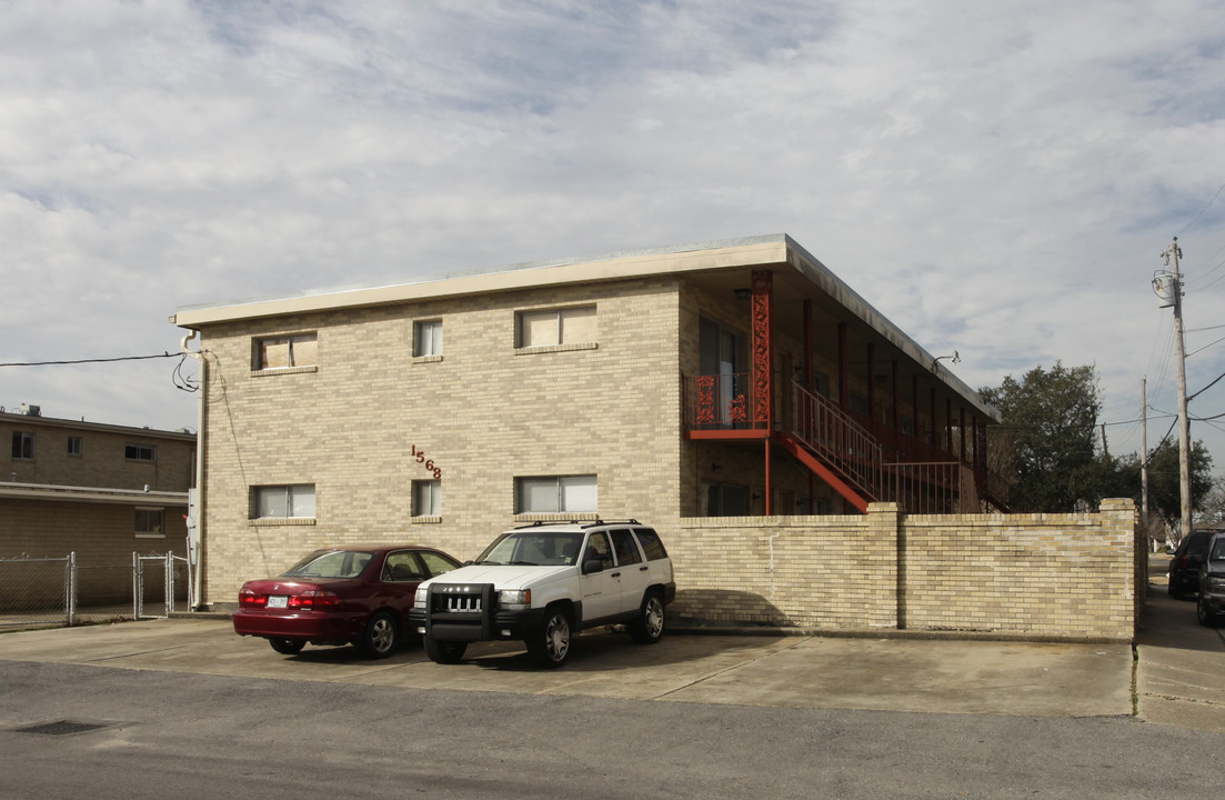 1568 Carrollton Ave in Metairie, LA - Foto de edificio