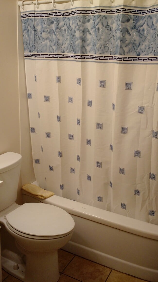 2515 Sylvania Dr in Bethel Park, PA - Building Photo - Building Photo