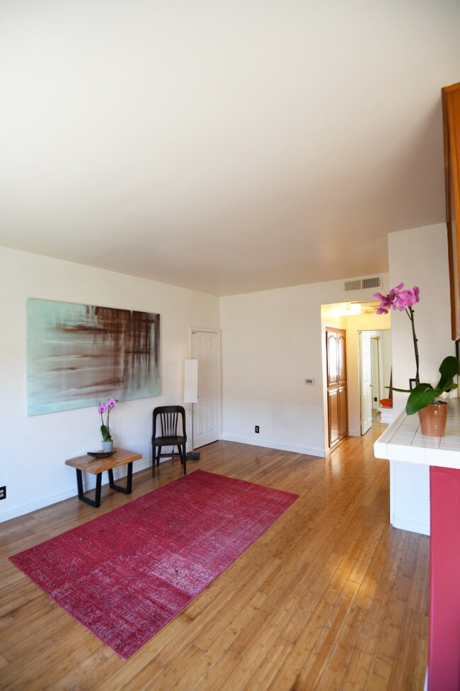 2463 Sawtelle Blvd Apartments and Nearby Los Angeles Apartments For