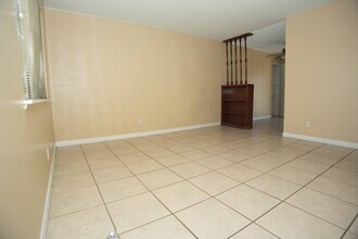 5316 Champions Ave in Las Vegas, NV - Building Photo - Building Photo