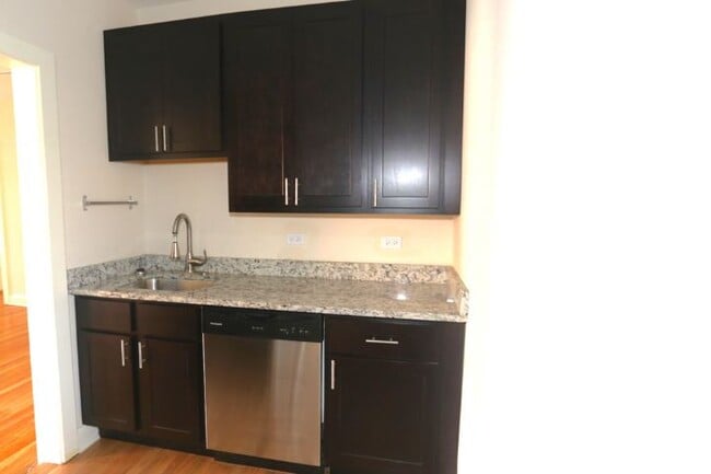 4045 N Ashland in Chicago, IL - Foto de edificio - Building Photo