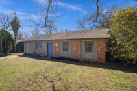 809 Eberhart Ln in Austin, TX - Building Photo - Building Photo