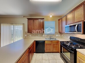 8034 Singing Sonnet Ln in Houston, TX - Building Photo - Building Photo