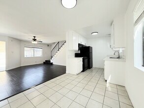 1343 W 36th St, Unit 1343 west 36th street in Los Angeles, CA - Building Photo - Building Photo