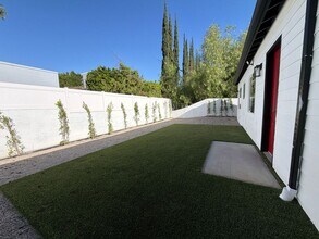 6235 Penfield Ave in Los Angeles, CA - Building Photo - Building Photo