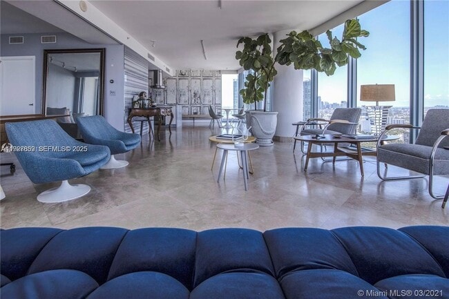 601 NE 36th St, Unit 3101 in Miami, FL - Building Photo - Building Photo