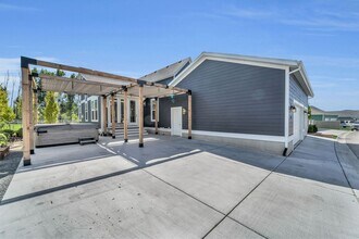 1932 W 200 N in Kaysville, UT - Foto de edificio - Building Photo