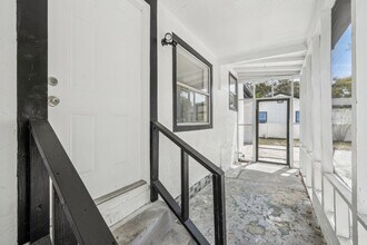 8523 N Edison Ave in Tampa, FL - Building Photo - Building Photo