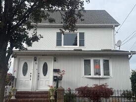 164 Jackson Ave in Mineola, NY - Building Photo