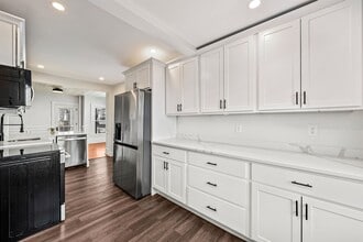 26 Reservoir Ave in Manchester, NH - Building Photo - Building Photo