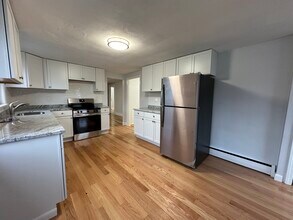 144 Union St, Unit 3 in Everett, MA - Foto de edificio - Building Photo