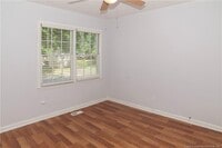 1302 Kienast Dr photo'