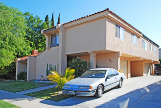 867 N Adele St in Orange, CA - Building Photo - Building Photo