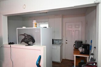 902 Flood St in Wichita Falls, TX - Foto de edificio - Building Photo