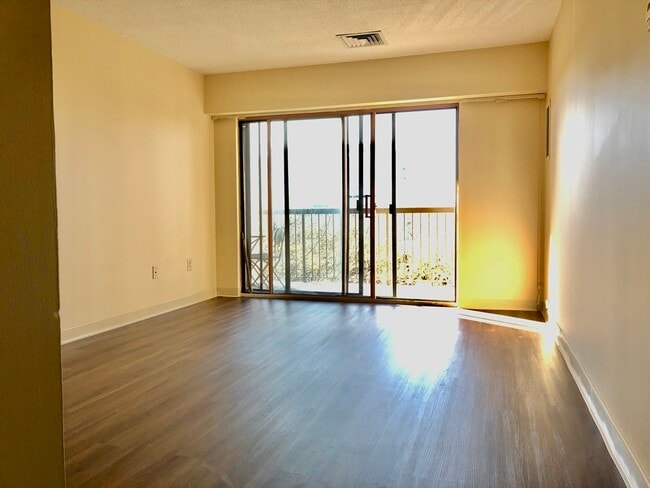 133 Commander Shea Blvd in Quincy, MA - Building Photo - Building Photo