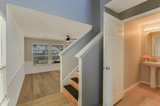 1420 Huckleberry Ln in Austin, TX - Building Photo - Building Photo