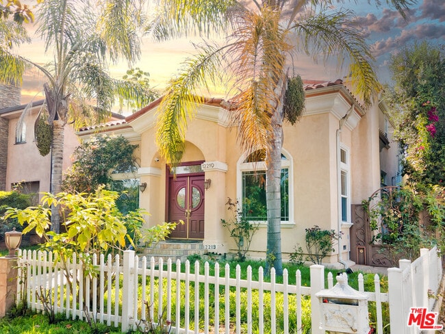 12219 Darlington Ave in Los Angeles, CA - Building Photo - Building Photo