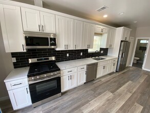 4840 Curry Dr in San Diego, CA - Building Photo - Building Photo