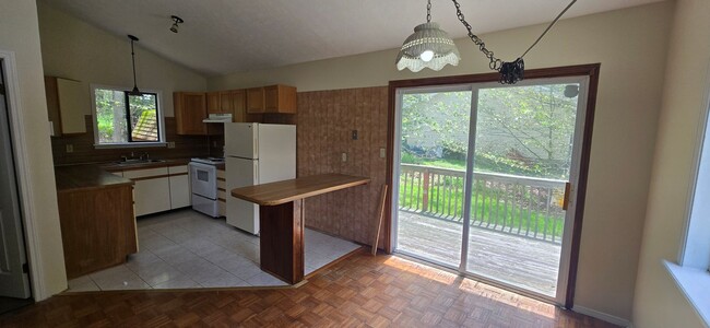 9455 Juniper Dr in Tobyhanna, PA - Building Photo - Building Photo