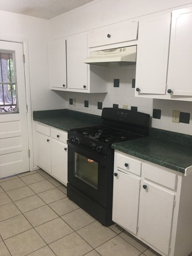 2930 Carriage Ln in College Park, GA - Building Photo - Building Photo