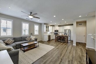 2726 Montecito Vista Way, Unit 2 in San Jose, CA - Foto de edificio - Building Photo