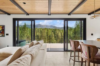 172 E Many Lakes Dr in Kalispell, MT - Building Photo - Building Photo