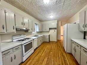 354 University Ave, Unit 354 University Ave in Lowell, MA - Building Photo - Building Photo