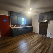 415 W Oregon Ave in Chickasha, OK - Building Photo - Building Photo