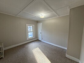 35 Pleasant St in Pittsfield, MA - Building Photo