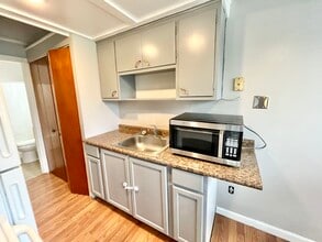 92 Riveredge Pky, Unit 92 in Berea, OH - Foto de edificio - Building Photo