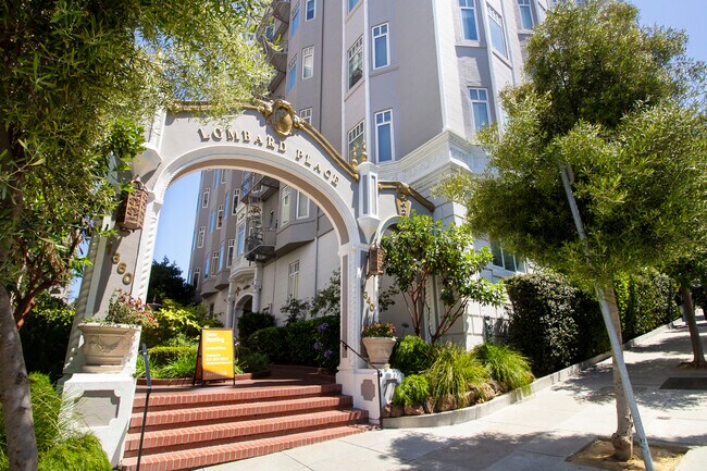 1320-1380 Lombard in San Francisco, CA - Building Photo - Building Photo