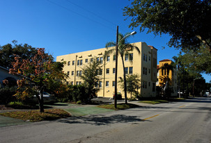 200 22nd Ave NE in St. Petersburg, FL - Building Photo