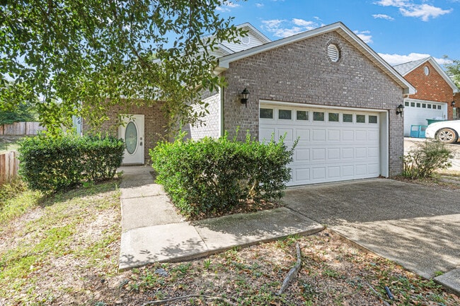 2496 Lakeview Dr S in Crestview, FL - Building Photo - Building Photo