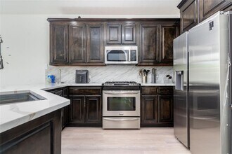2635 Villa Di Lago Dr in Grand Prairie, TX - Building Photo - Building Photo
