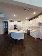 6033 Dandelion Dr in Aubrey, TX - Building Photo - Building Photo