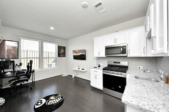 3402 Avondale Vw Dr in Houston, TX - Building Photo - Building Photo