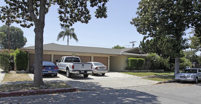 1330-1332 E Wilshire Ave in Fullerton, CA - Building Photo - Building Photo