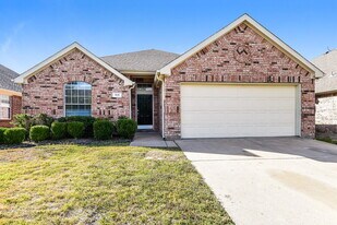 910 Bowie Dr in Lavon, TX - Building Photo