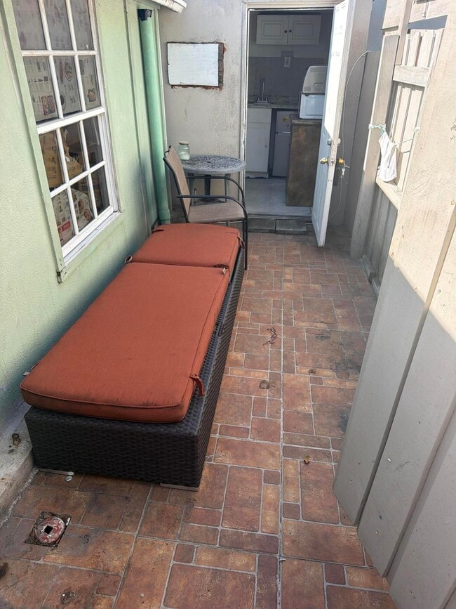 property at 1822 Cleveland St
