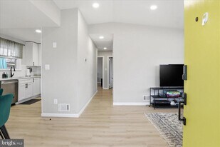 3022 Jonothan Pl in Falls Church, VA - Building Photo