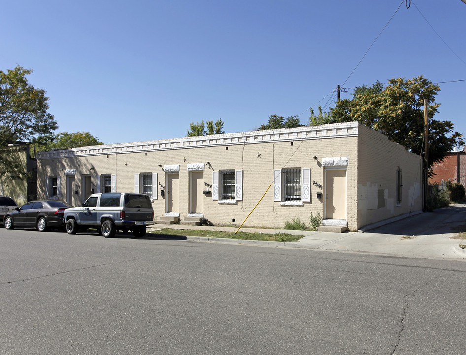 2511-2519 Eliot St in Denver, CO - Foto de edificio